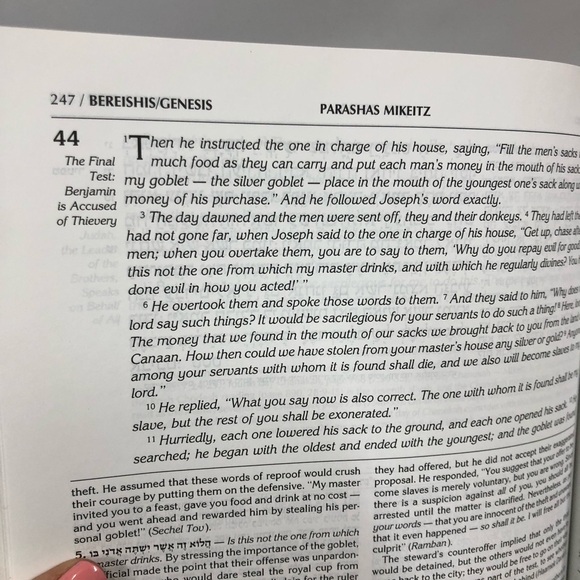 The Stone Edition Chumash Torah Haftaros & Five Megillos W/ Commentary Bilingual - Picture 8 of 9